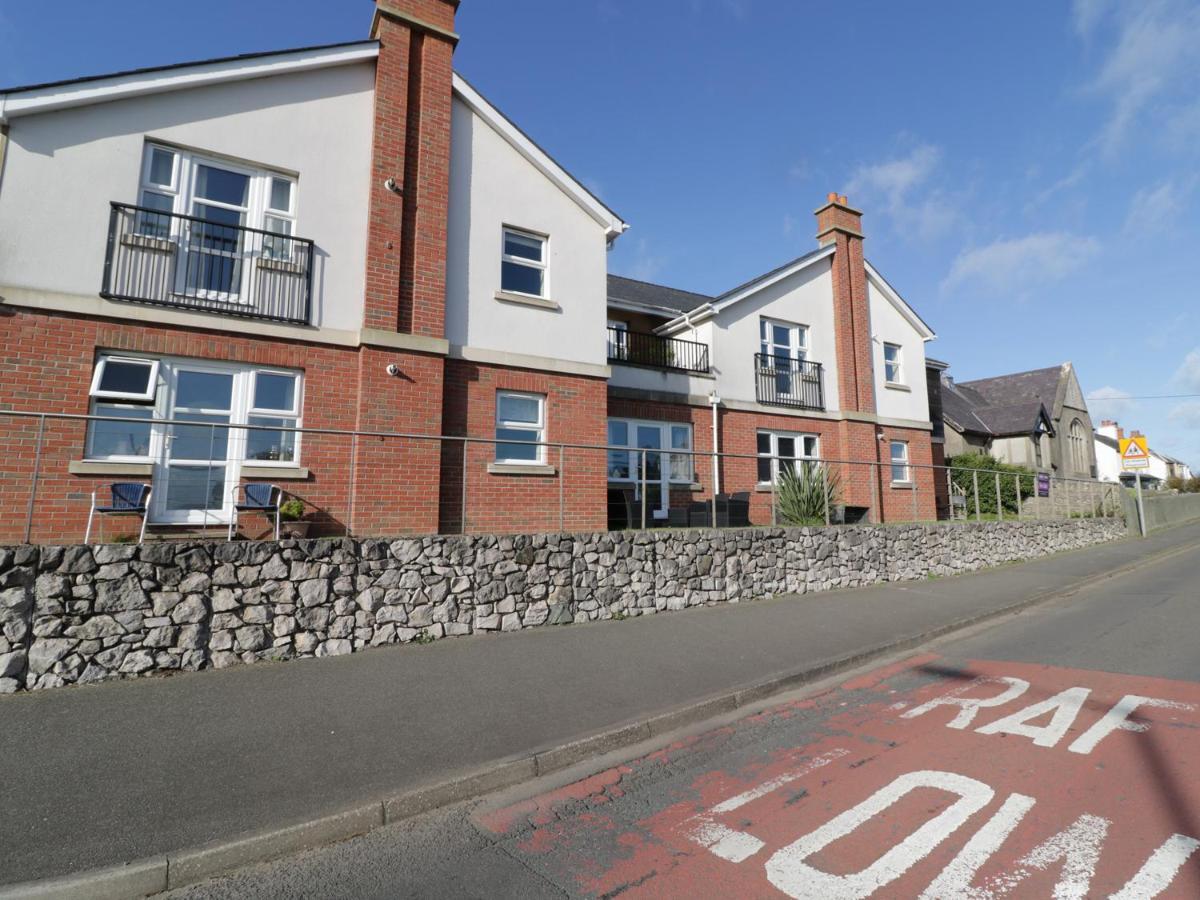 Bay View * Benllech